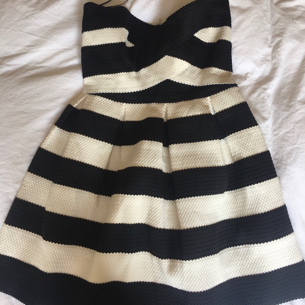 BCBG MaxAzria striped dress size large NWT